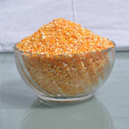 Yellow Maize kernels in a bowl